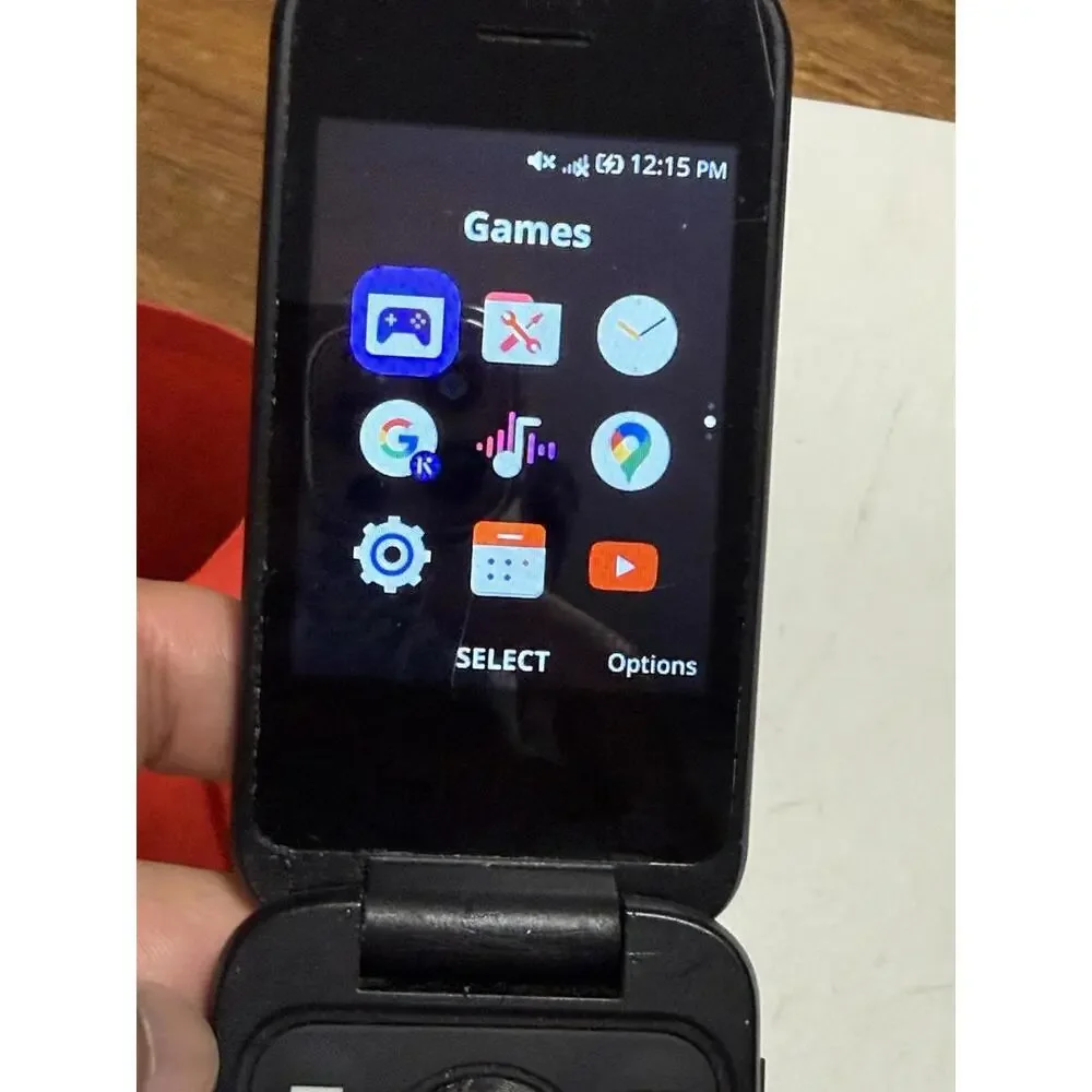 TCL Flip Pro 4GB (Black) Verizon 4G LTE Prepaid Flip Phone Excellent Condition